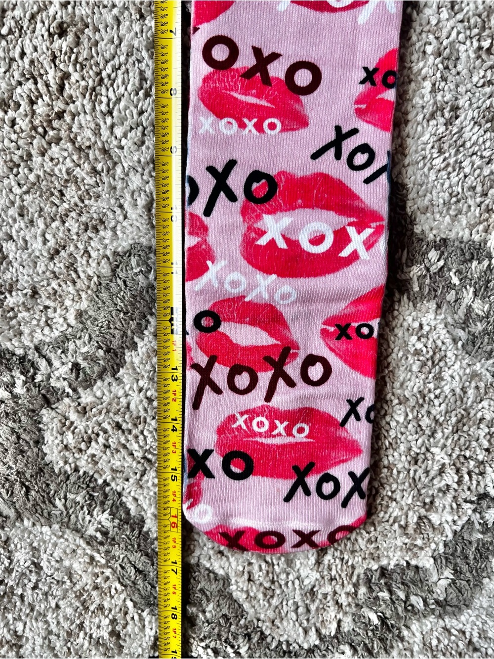Rare Living Royal XOXO Knee High Kiss Lips Socks Valentine - Picture 6 of 9